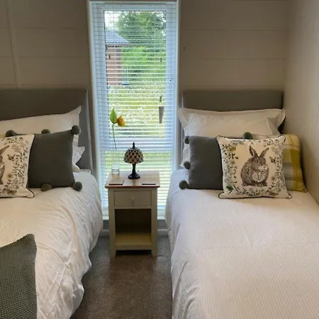 Hollicarrs - Sunflower Lodge York Room photo